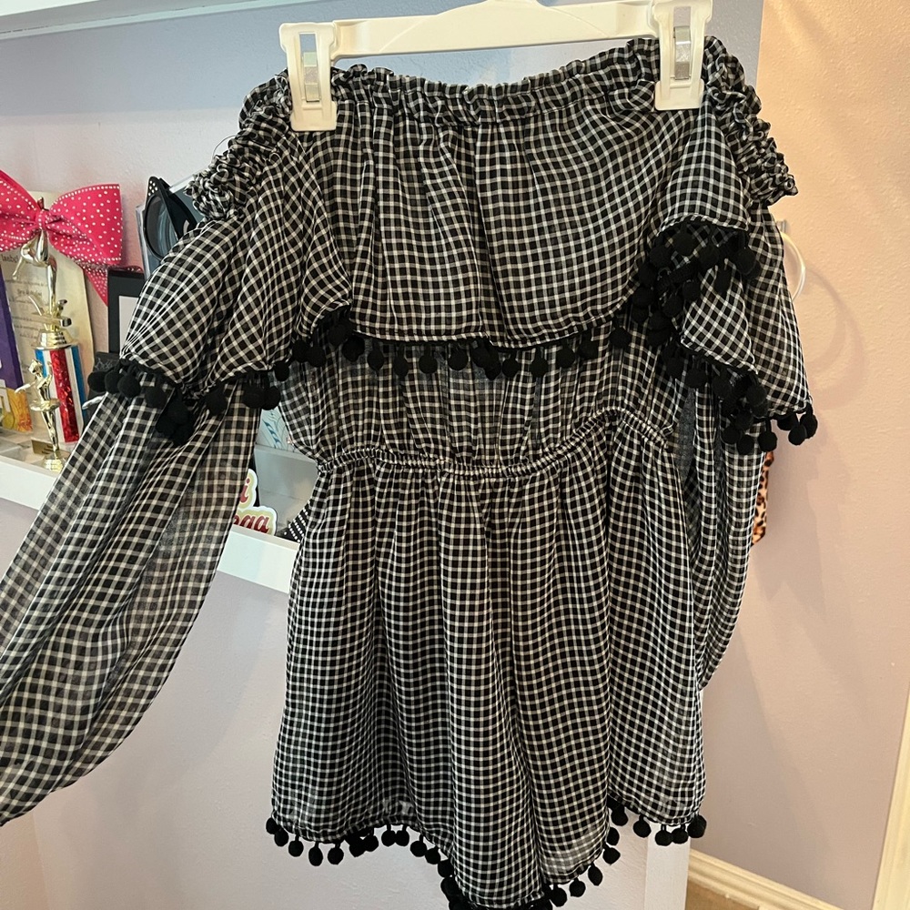 Black and white patterned romper!